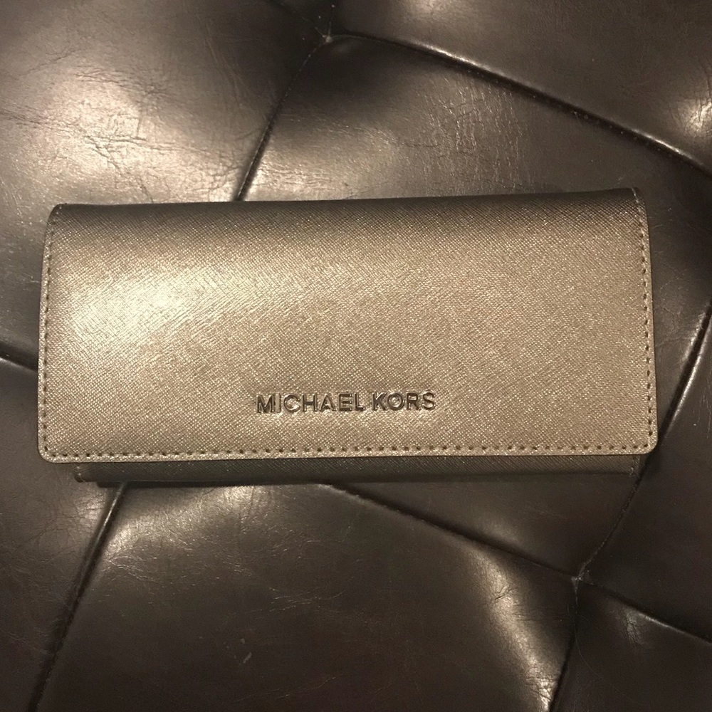 Michael Kors Nickel Metallic Saffiano Wallet